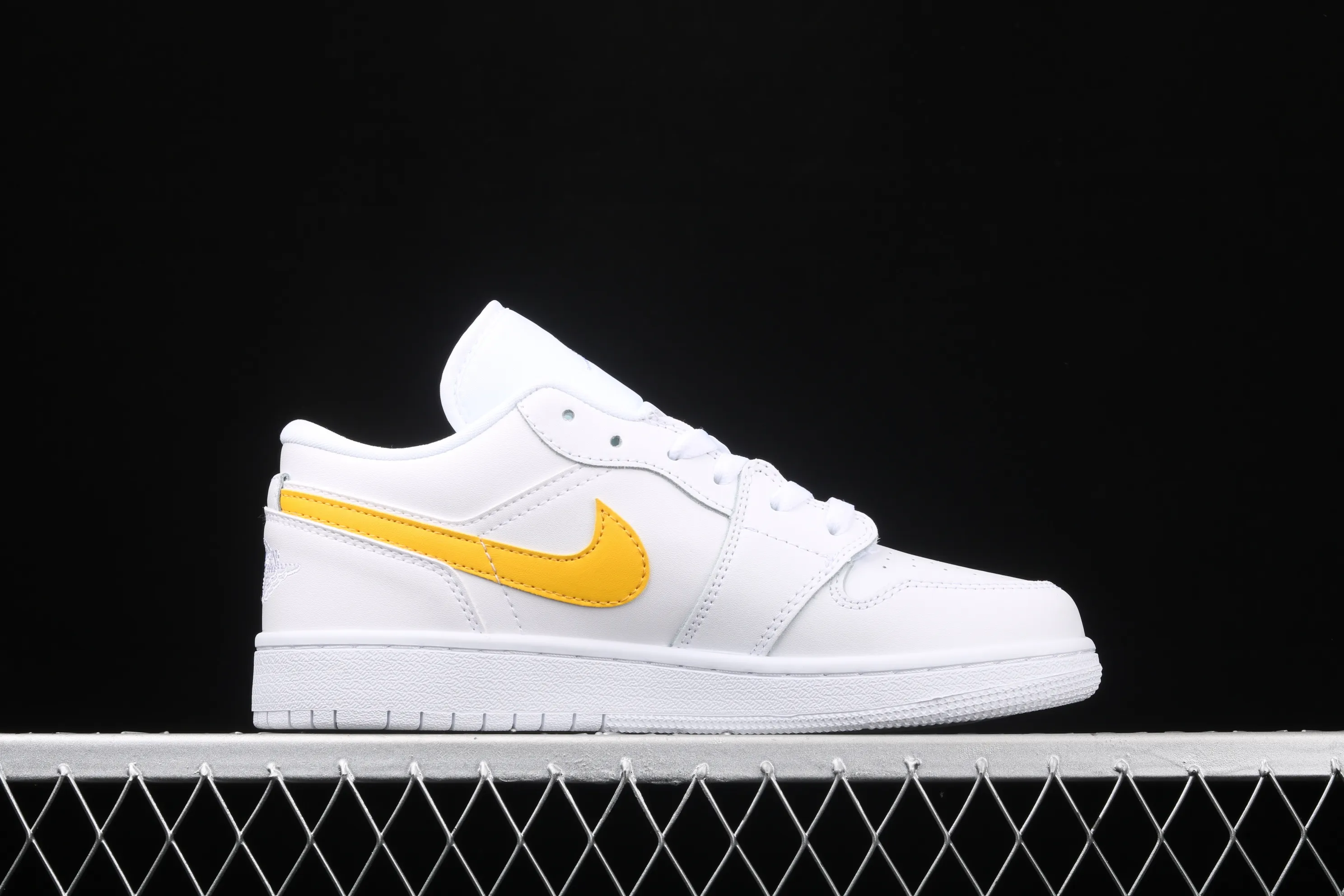 All categories Air Jordan Jordan series basketball shoes Air Jordan 1 Low Air Jordan 1 Low "White Multi" AJ1 Joe 1 four-color mandarin duck low-top cultural and leisure sports sneakers CW7035-100
